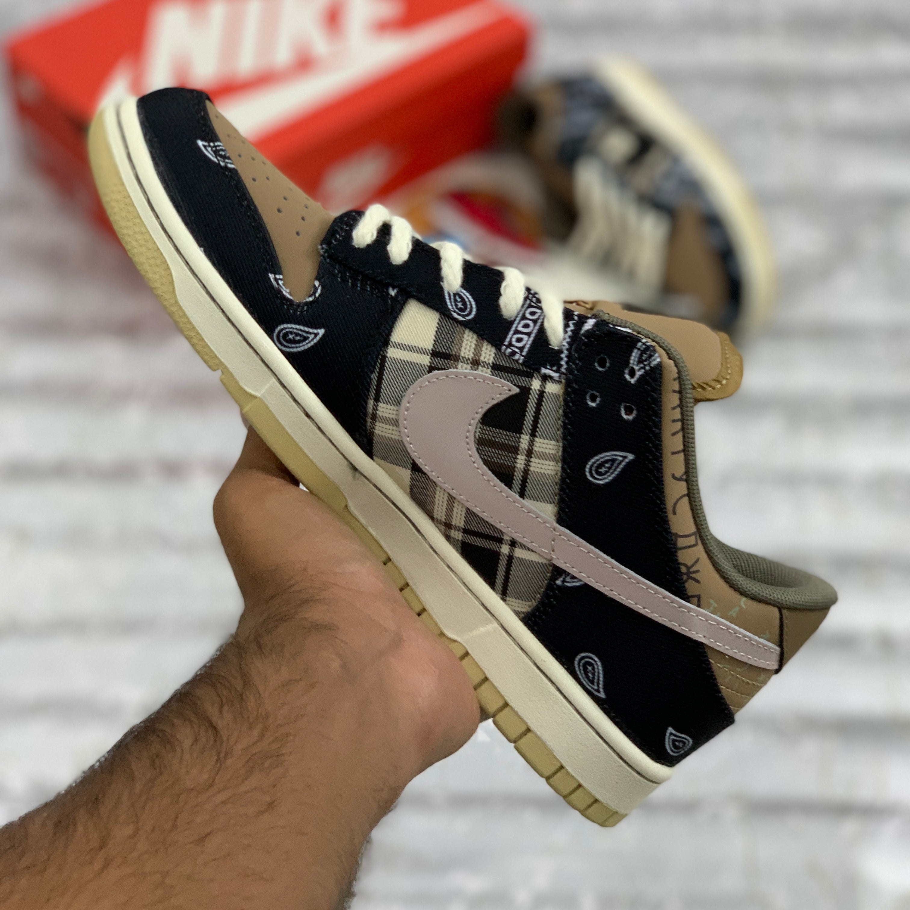 SB Dunkkk x Traviis Scott