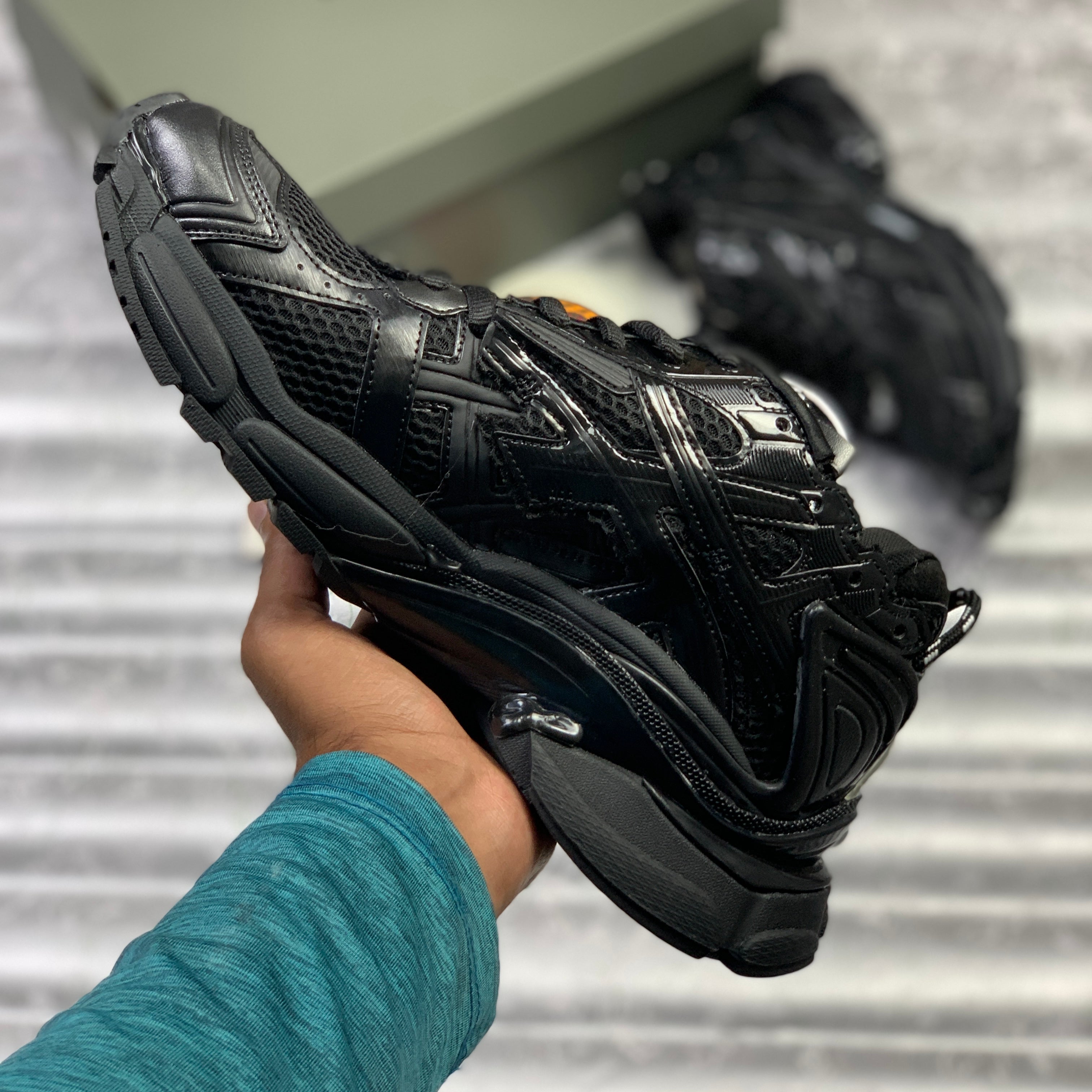 BALLENCIIAGA RUNNER (TRIIPLE BLACK)TOP PREMIUM BATCH