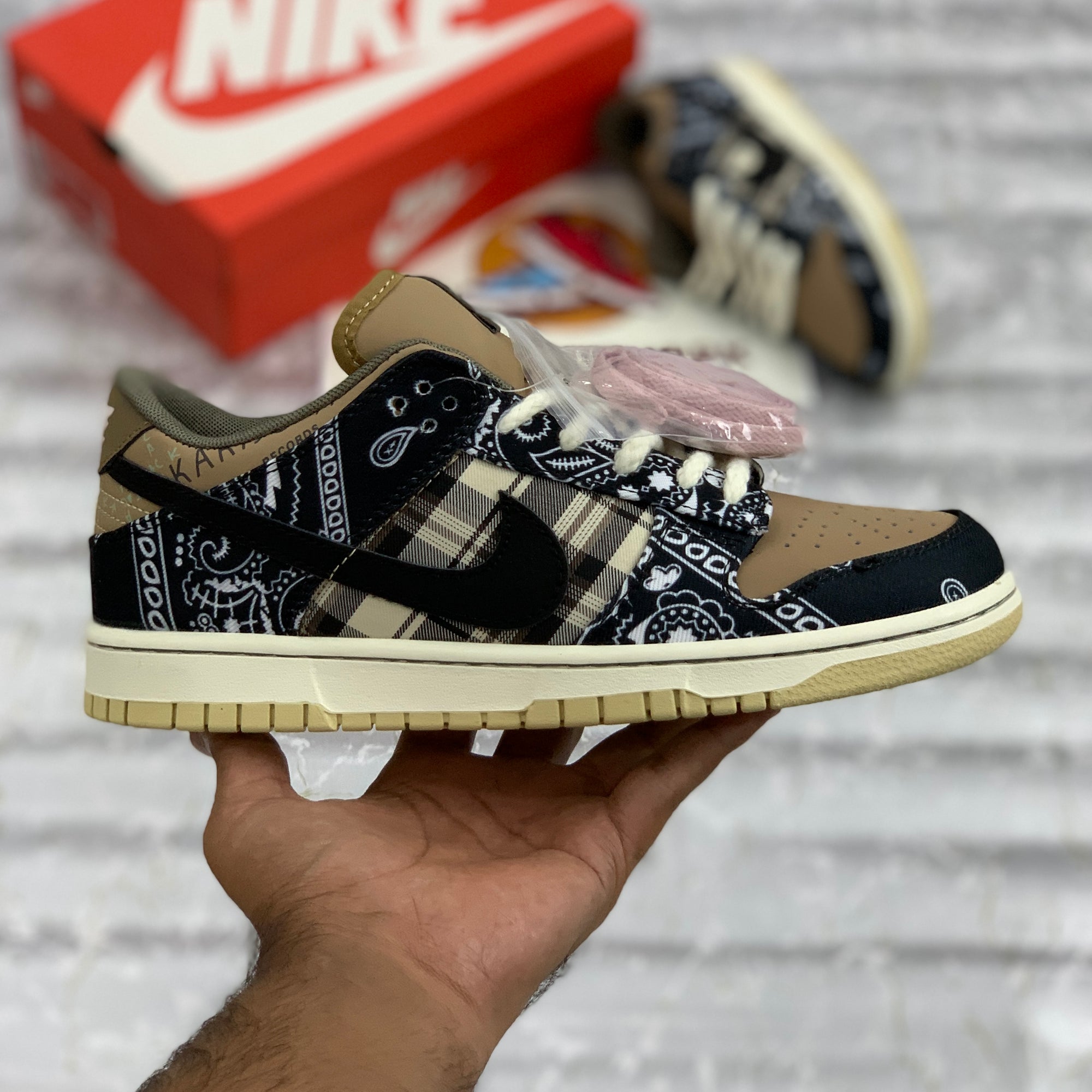 SB Dunkkk x Traviis Scott