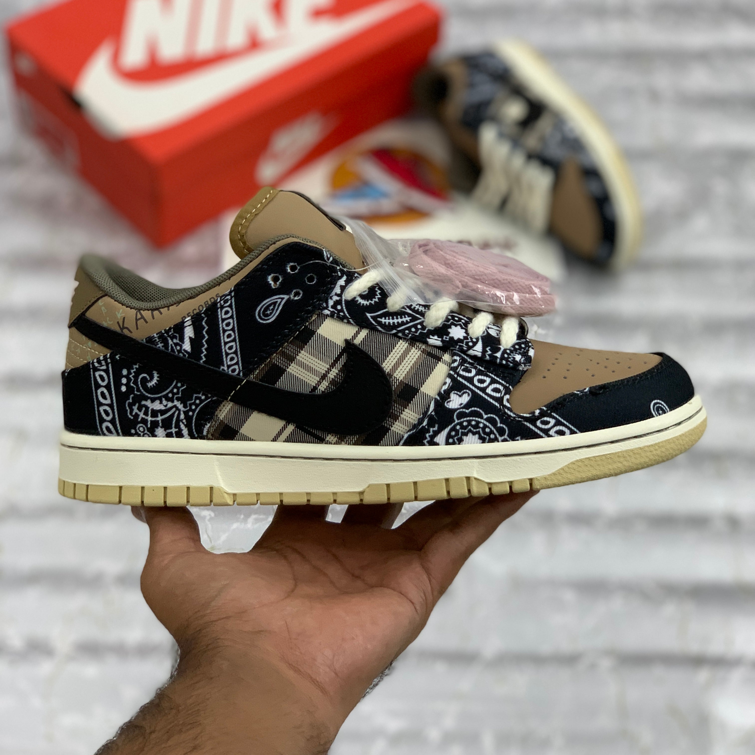 SB Dunkkk x Traviis Scott