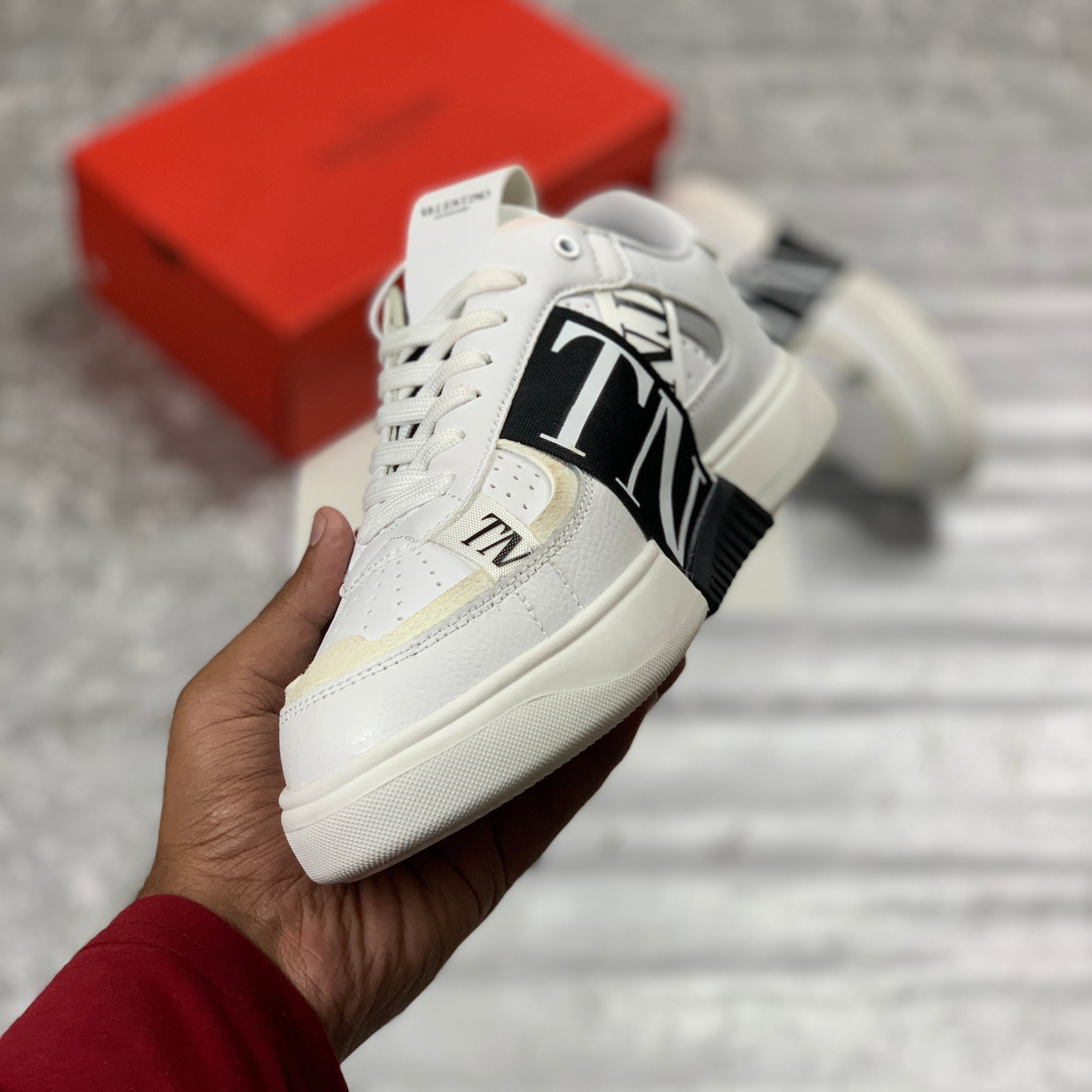 VALENTIINO VL7N (WHITE-BLACK) PREMIUM BATCH