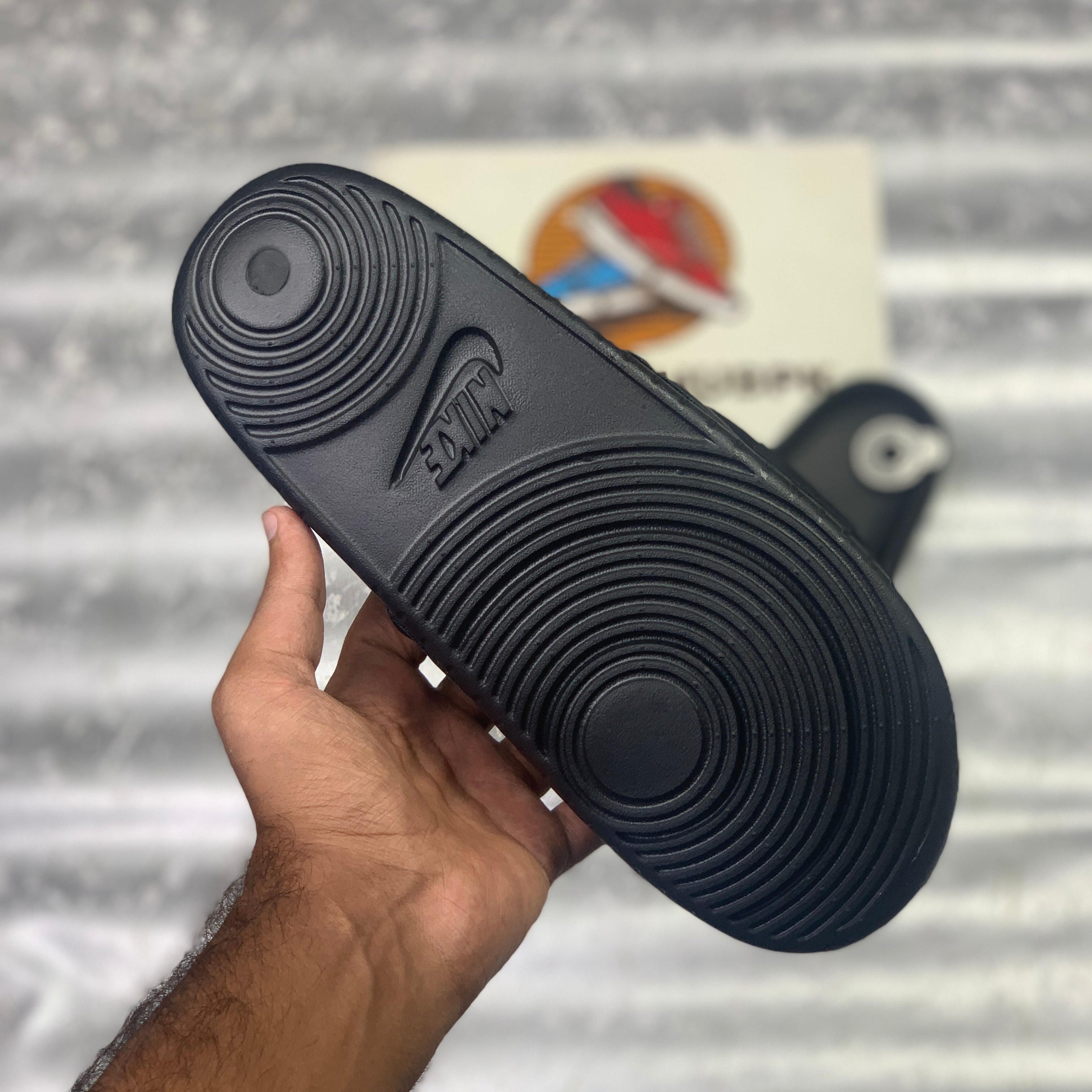 NK OFF-COURTT ADJUST SLIDE (ALL BLACK)