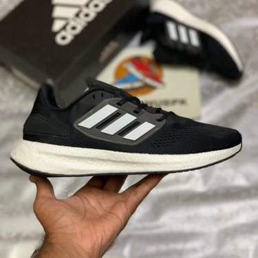 Pure boost 22 Black/White