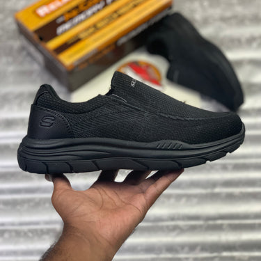 Skecherrs Relaxed Fitt with Air-Cooled "Black"