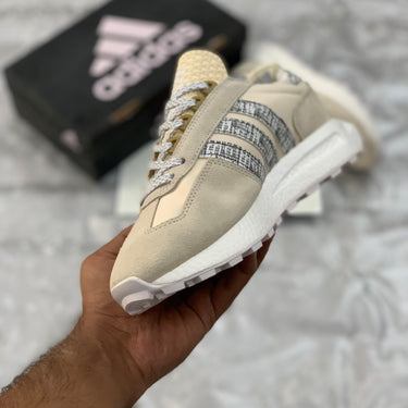 Adi Retropy E5 Trainers (Wheat)