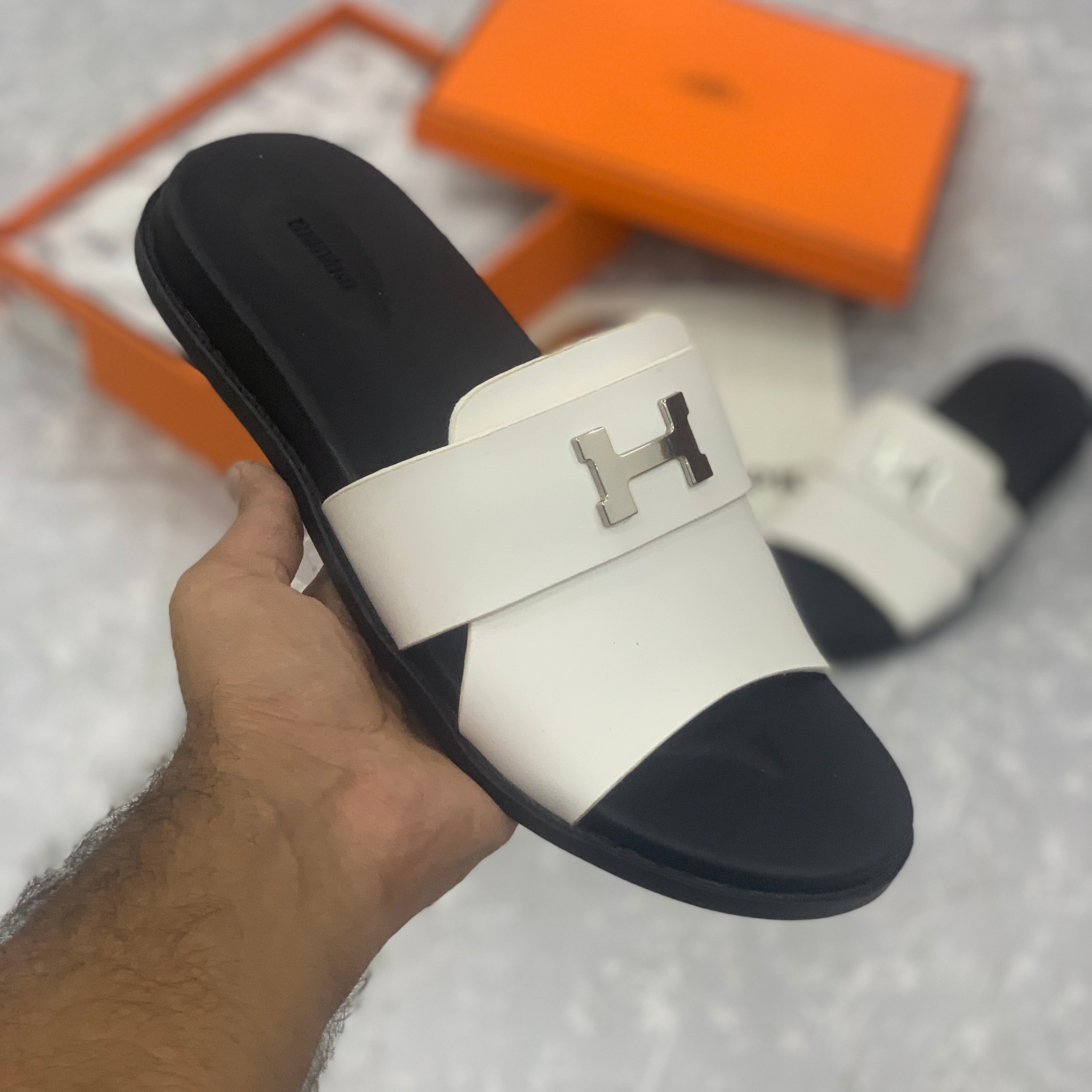 Hrms Arles (White)