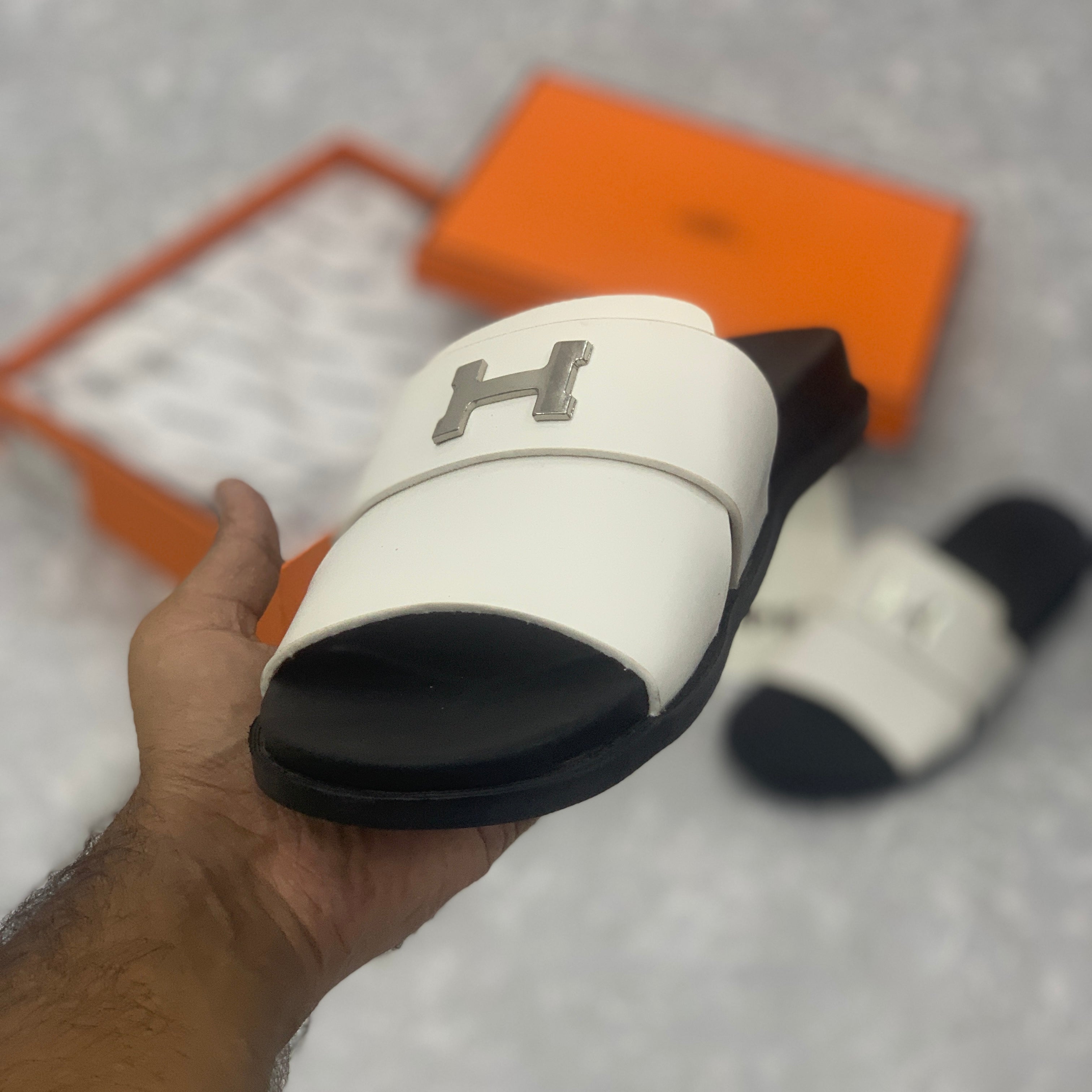 Hrms Arles (White)