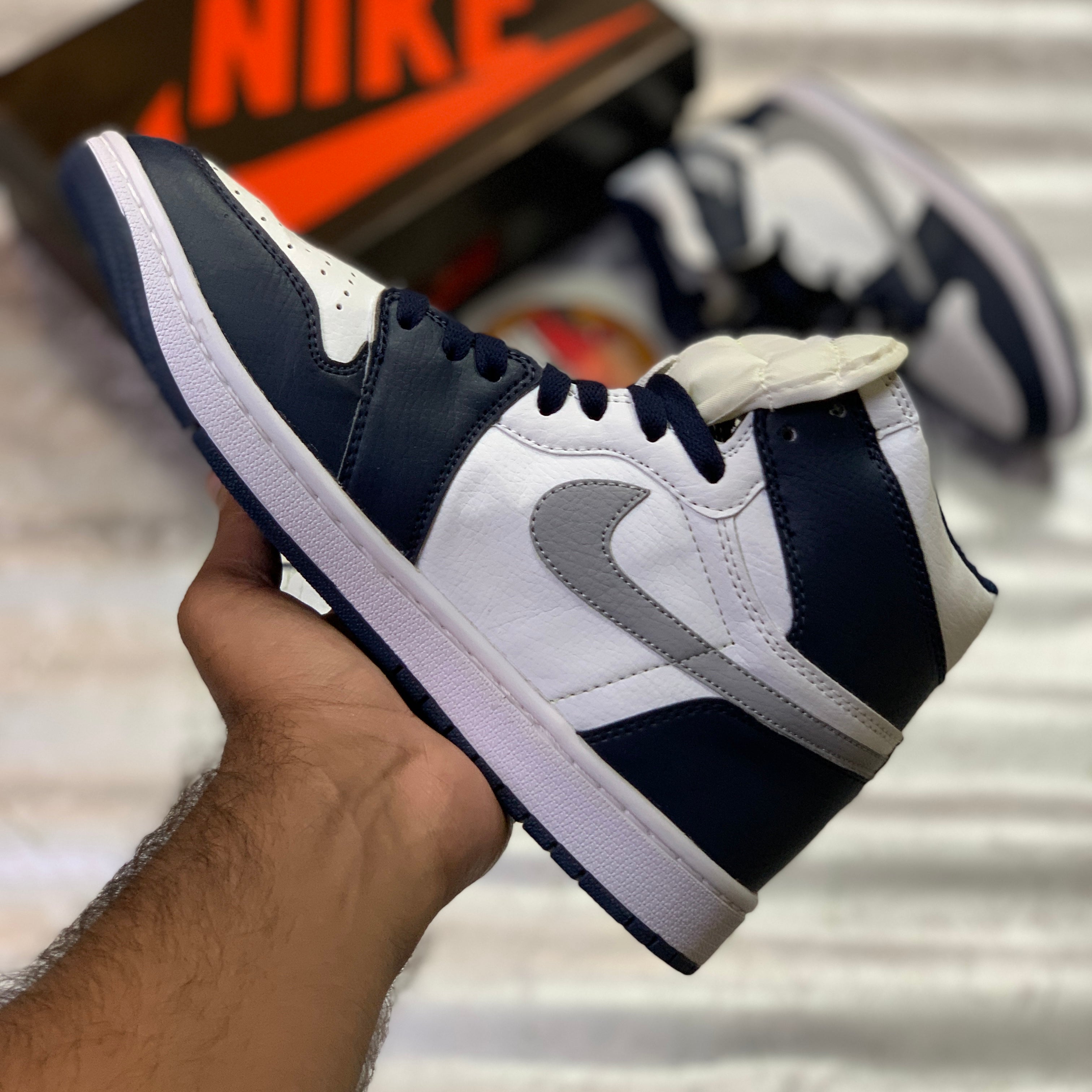 Aj-1s Hiightopps Reversed “Midnight Navy”