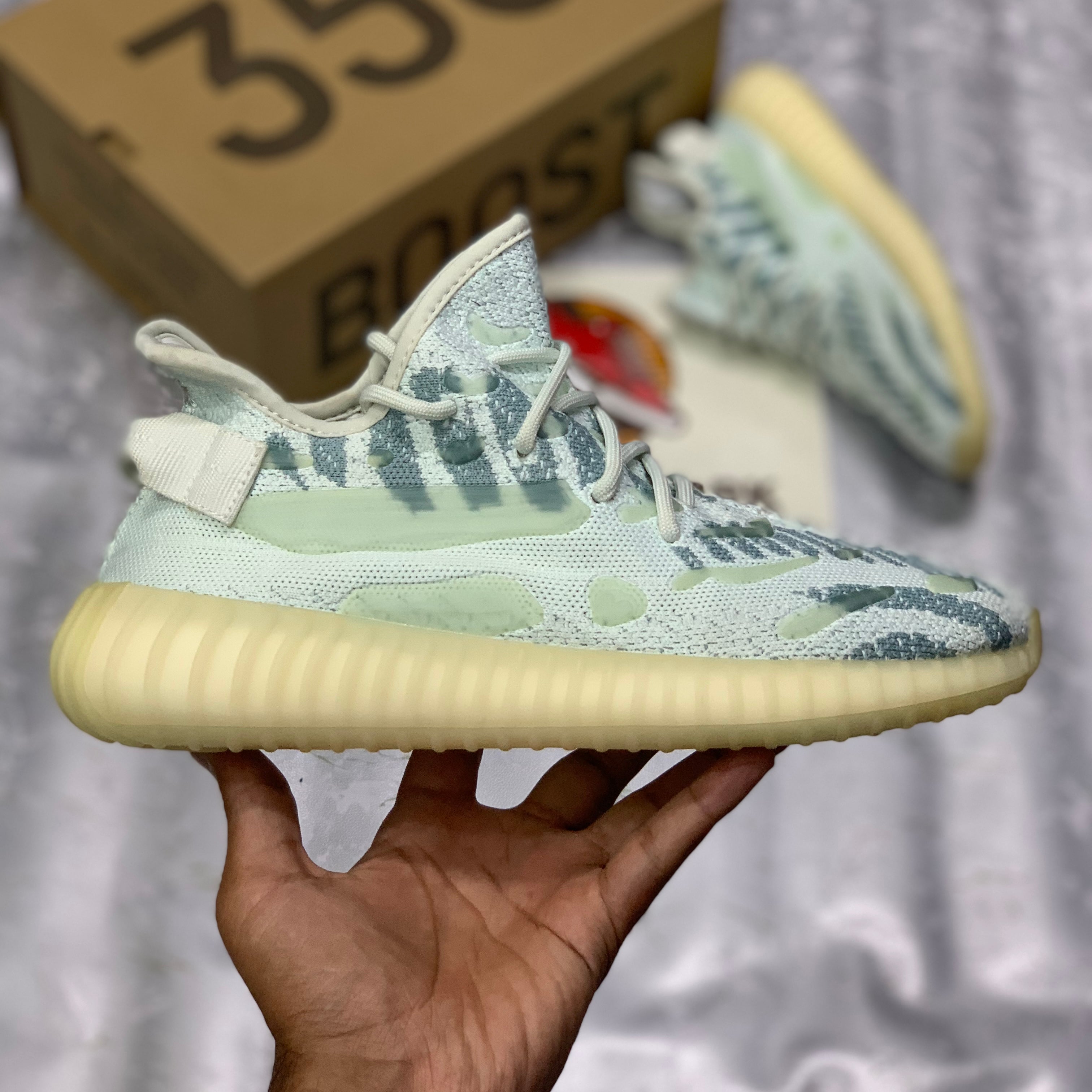 Yeeezzyy 350 v2 "Mint" Real Boost Premuiim Batch