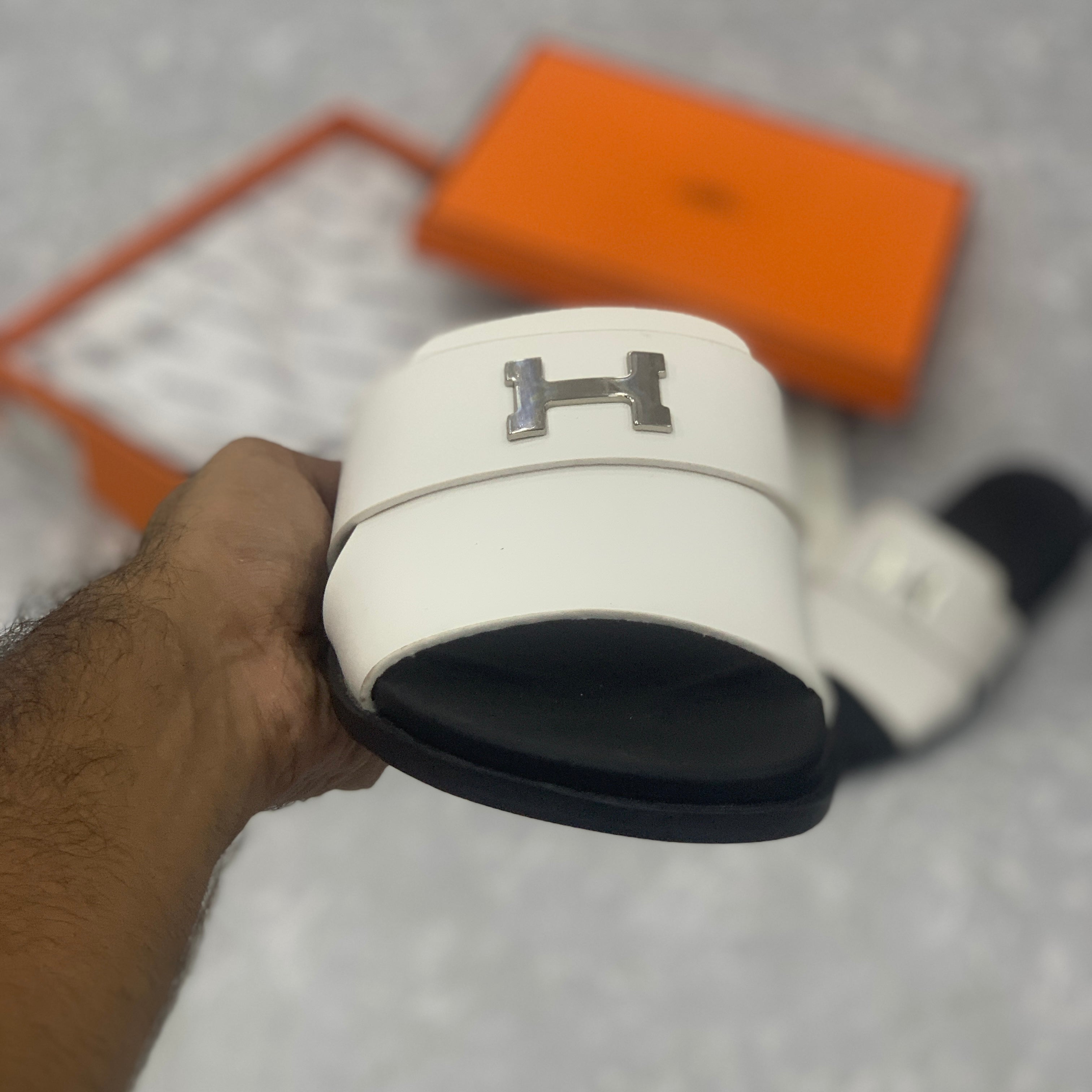 Hrms Arles (White)