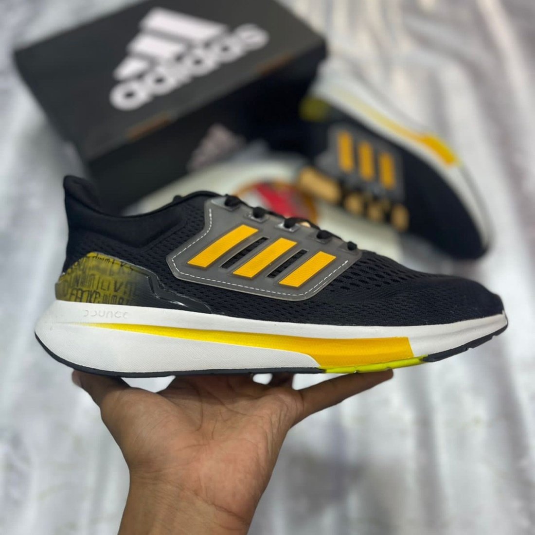 Adii Ulltrabouncce Running (Messii Ediitiion)