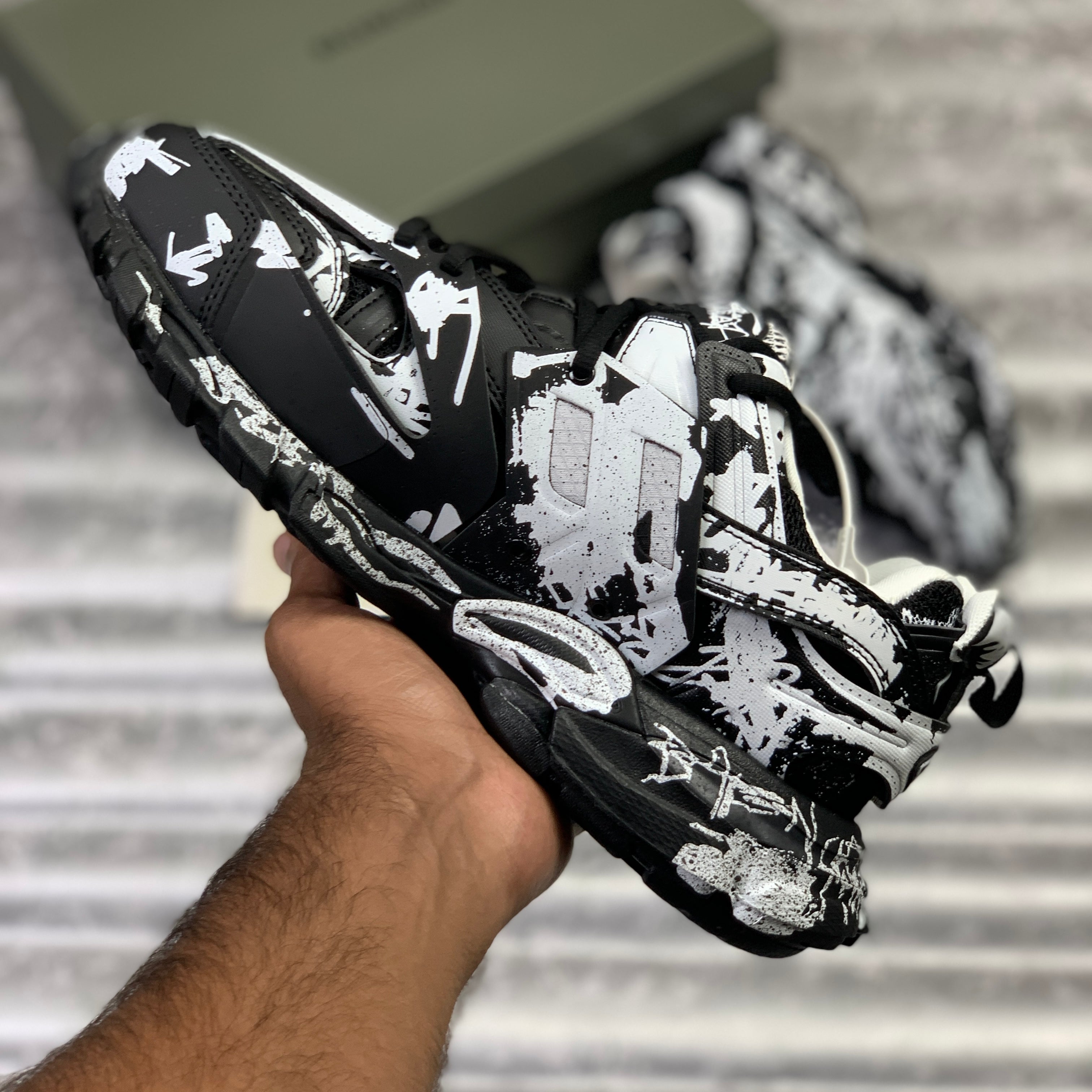 BALLENCIIAGA TRACKK GRAFFIITTI (BLACK)TOP PREMIUM BATCH