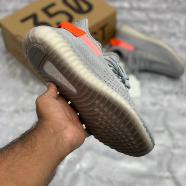 Yeeezzyy 350 v2 (Tail Lights) 1:1 UA batch