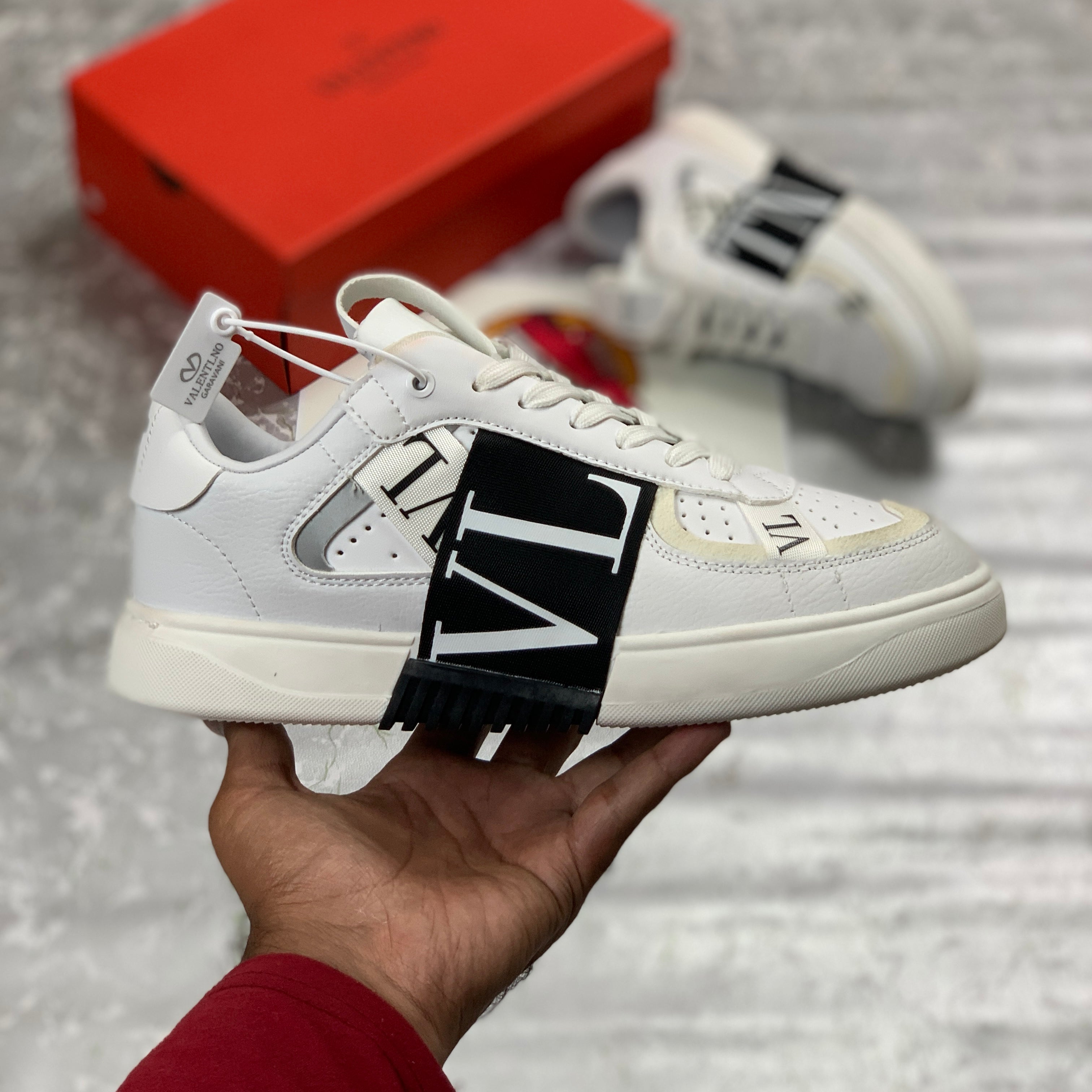 VALENTIINO VL7N (WHITE-BLACK) PREMIUM BATCH