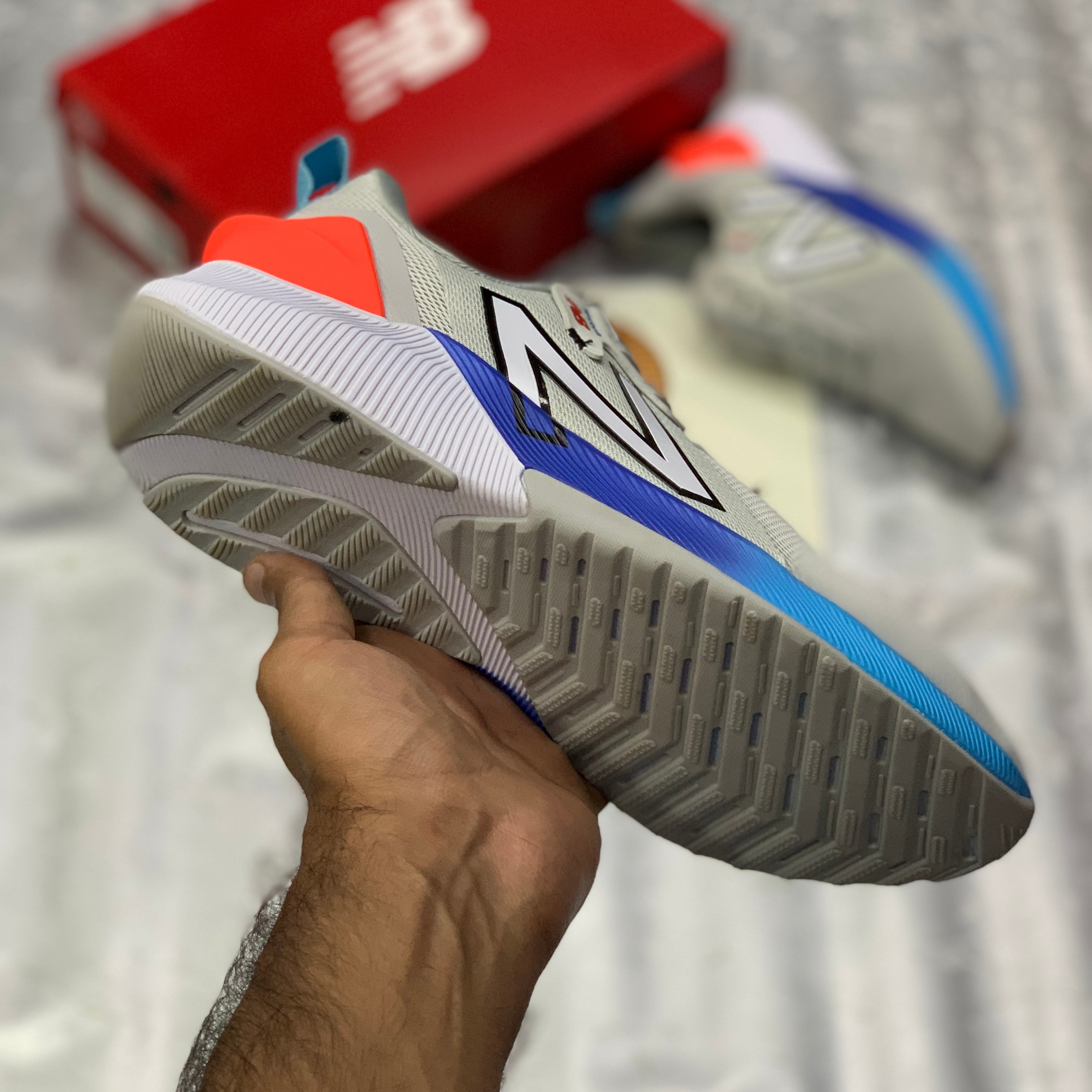 NB FuelCell Propel RMX v2 Smoke Bright