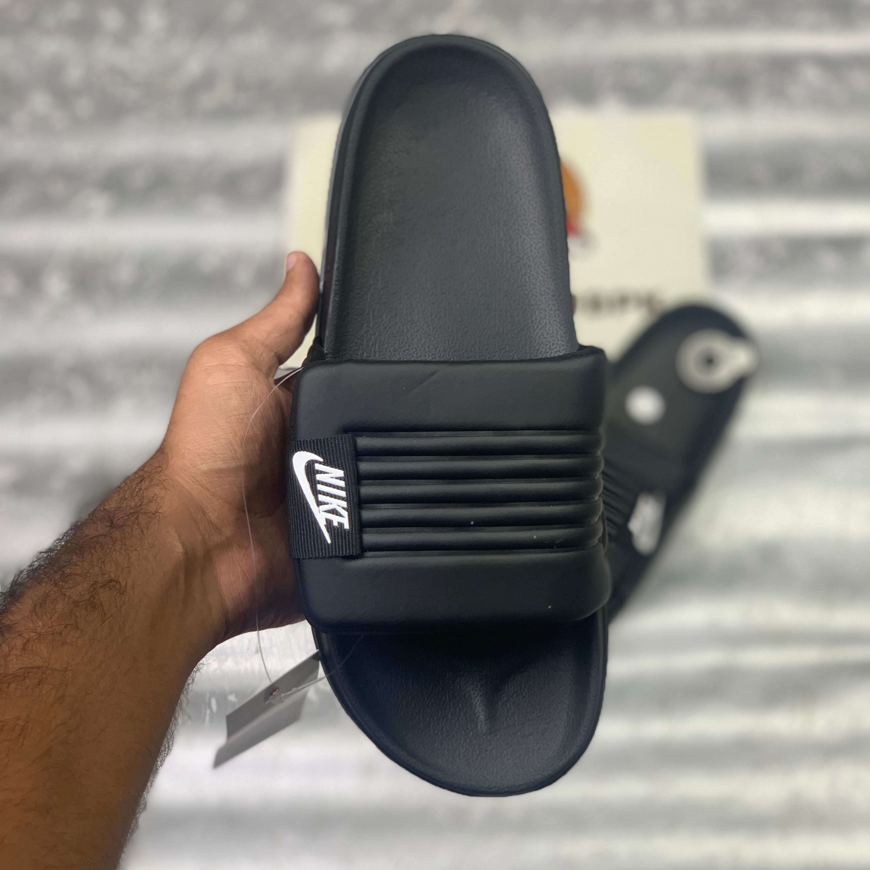 NK OFF-COURTT ADJUST SLIDE (ALL BLACK)