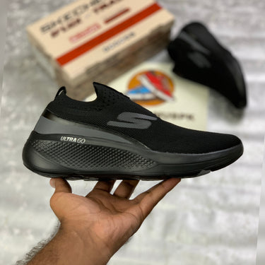 Skecherrs GoRun UltraGo “All Black