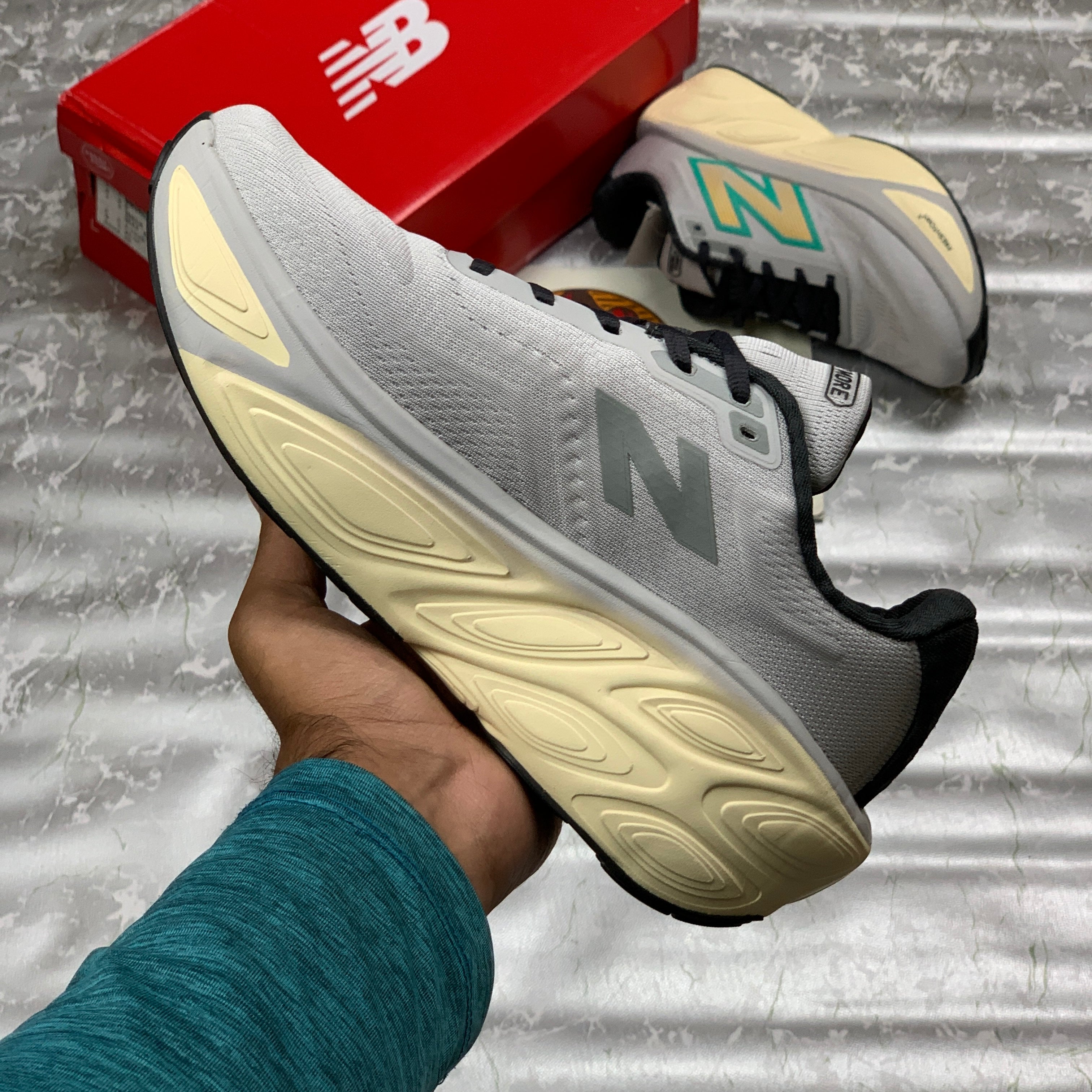 NB Fresh Foam X More V5 (Grey Duo)
