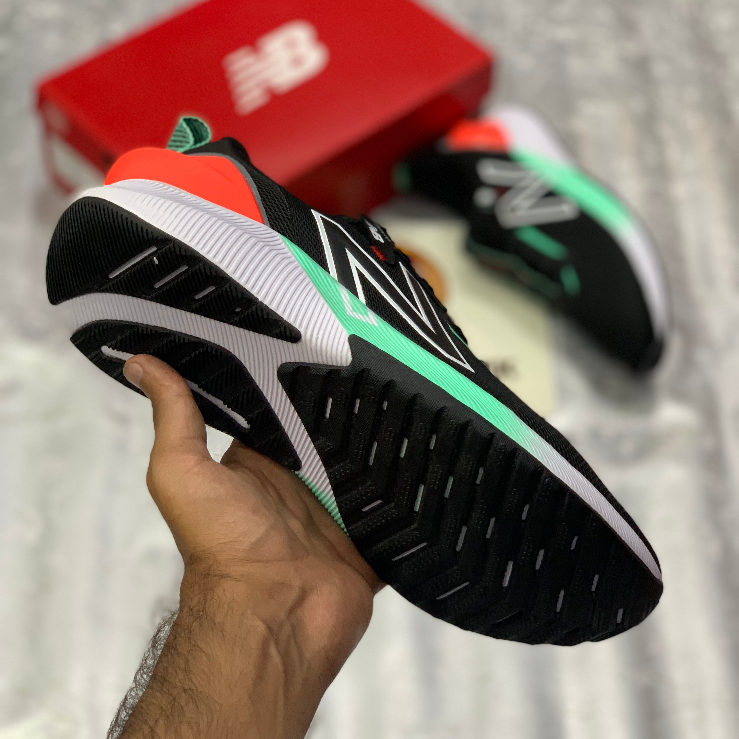 NB FuelCell Propel RMX v2 Black Bright Neon