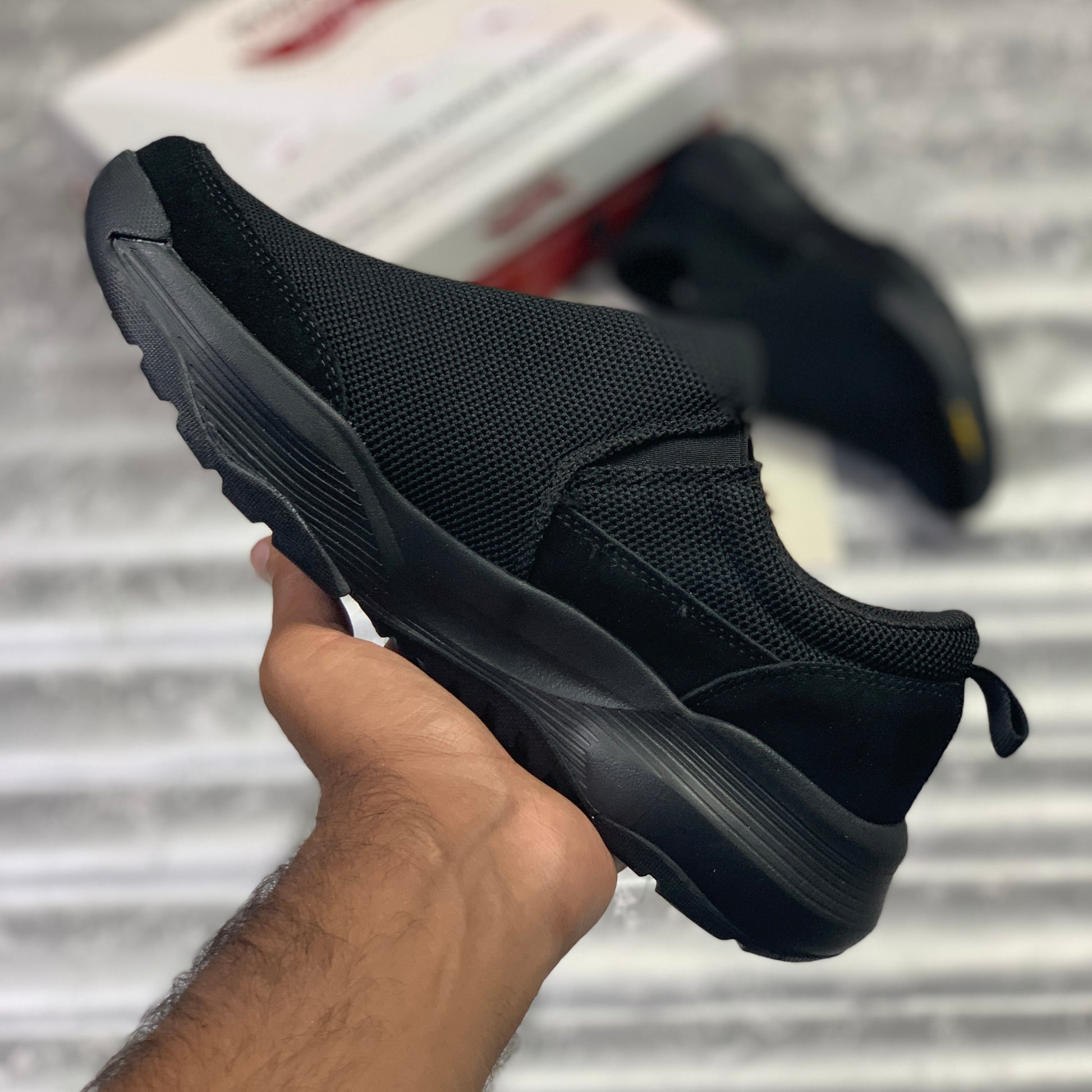 Skecherrs Archfitt Good-Year Slip-In "Black"