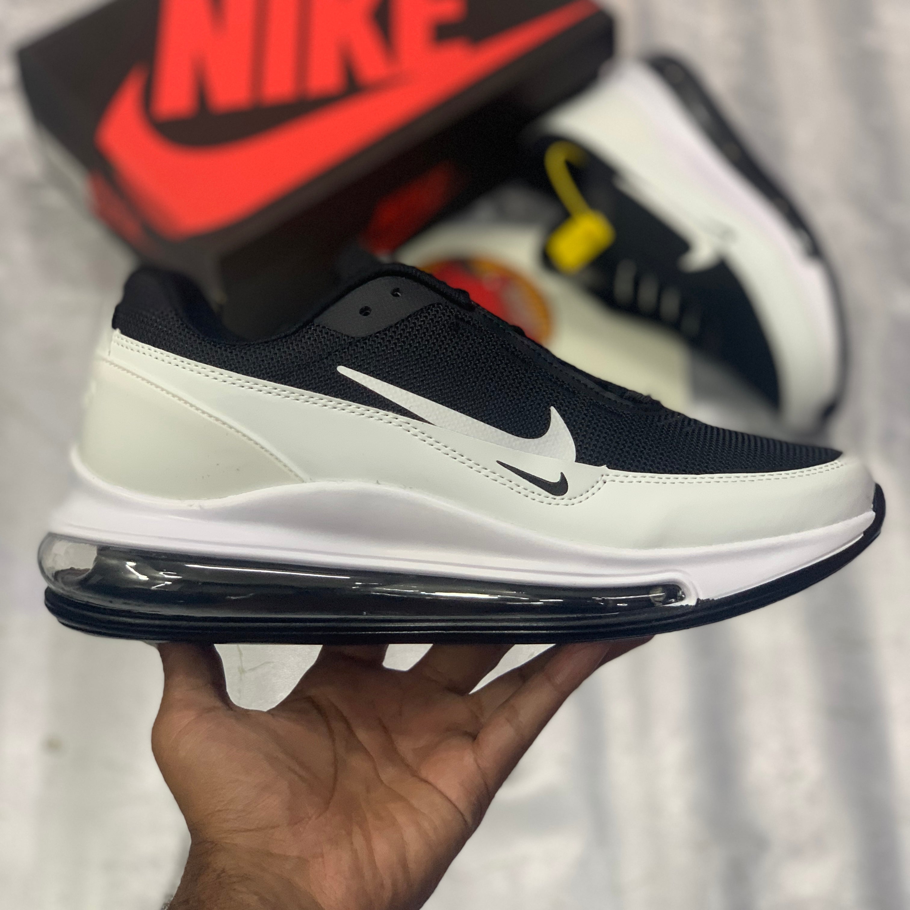 AirrMax Black