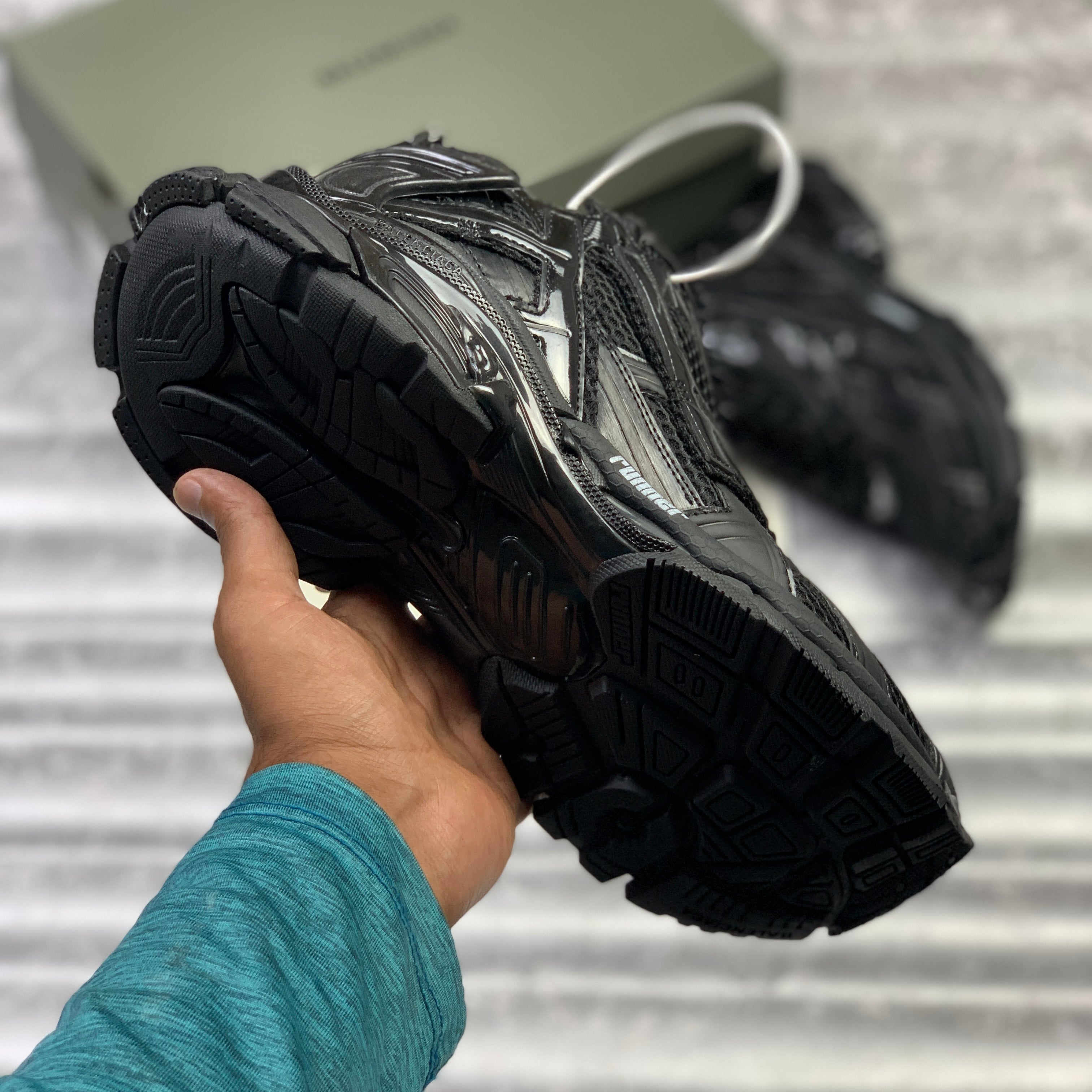 BALLENCIIAGA RUNNER (TRIIPLE BLACK)TOP PREMIUM BATCH