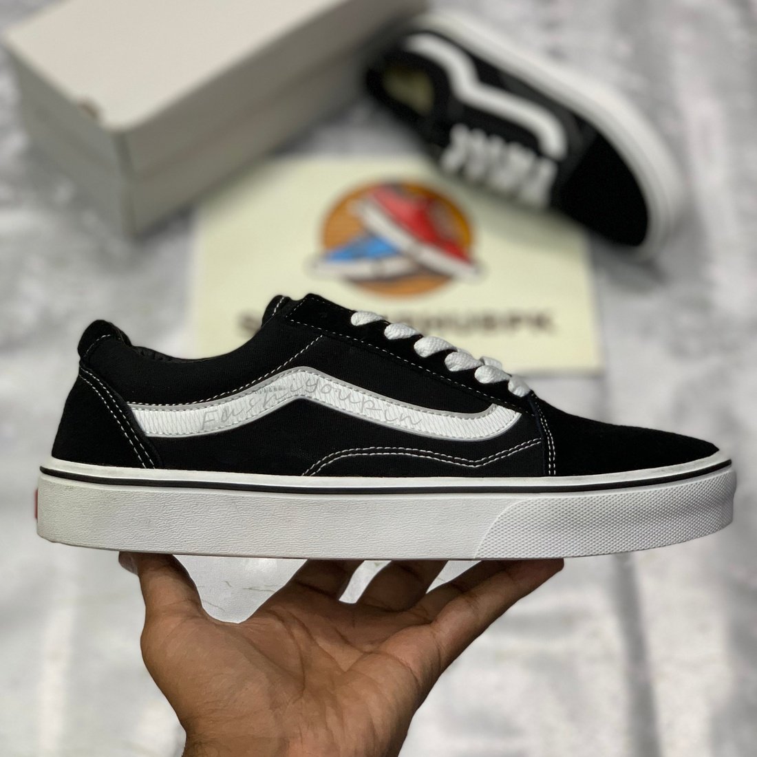 Old skool black/white