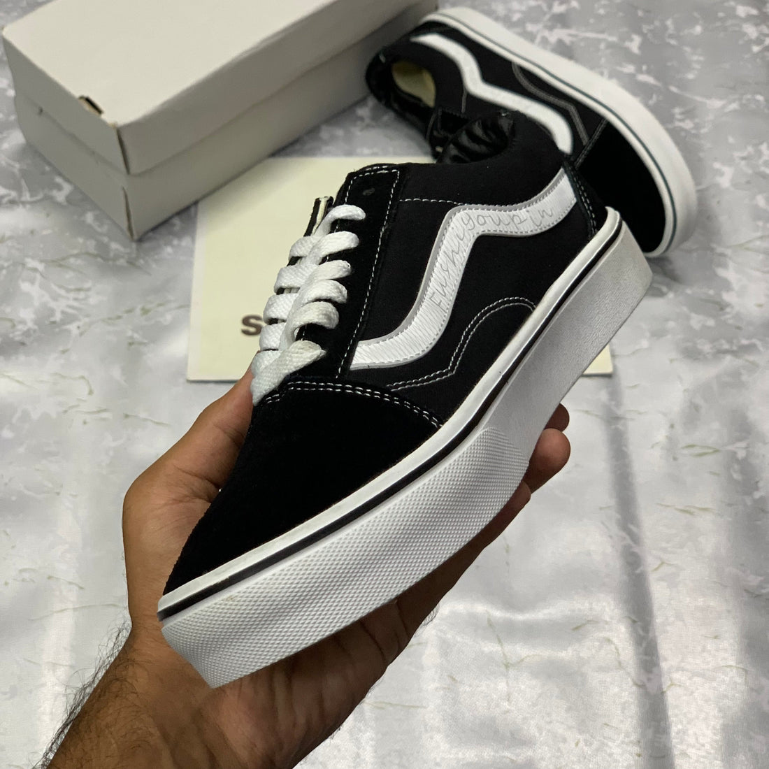 Old skool black/white